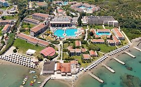 Roda Beach Resort & Spa 5*